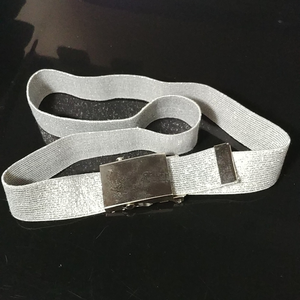 Vintage Style Silver Sparkle Stretch Belt with Silver Toned Belt Buckle